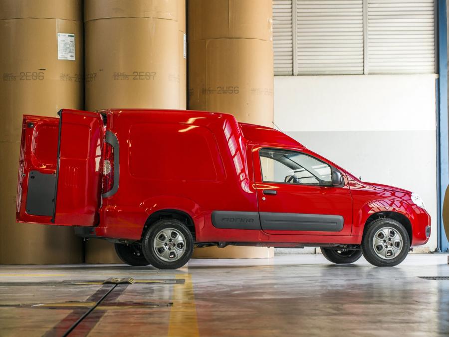  Fiat Fiorino Furgao 2013 года  (фото 15 из 30)